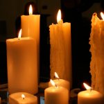 How to cleanse a person&#39;s aura with a candle